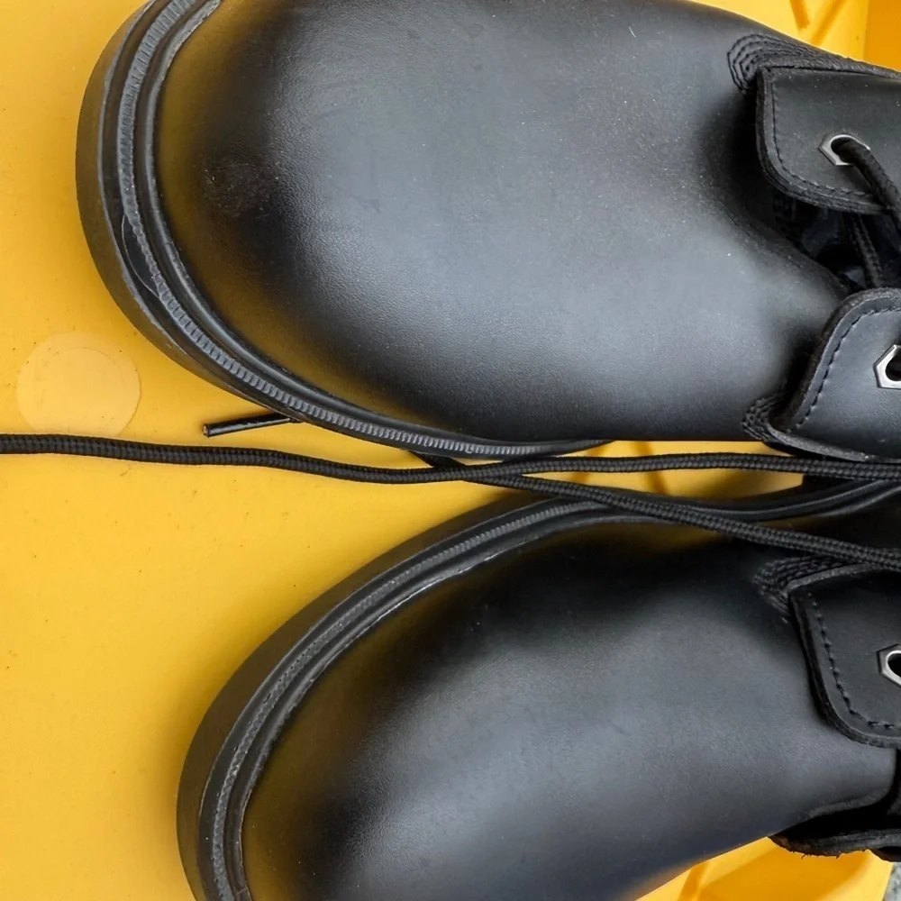 Genuine Grip 7160 Men’s Sz 13  Black Leather Work Boots with Sturdy Soles